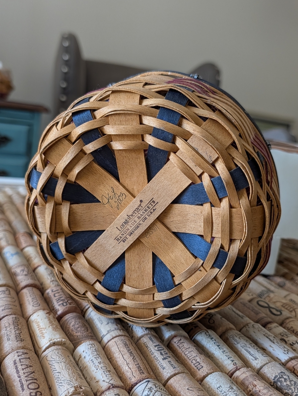 Longaberger 2003 All American Button Basket w/leather handles, metal star trim. - Picture 3 of 5